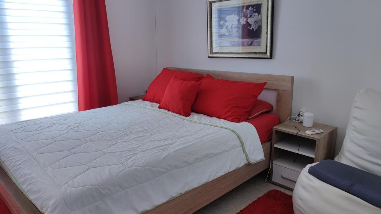 Appartement Guest's house "Lindi&Roni" à Ulcinj Extérieur photo