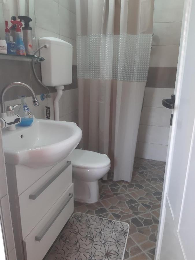 Appartement Guest's house "Lindi&Roni" à Ulcinj Extérieur photo