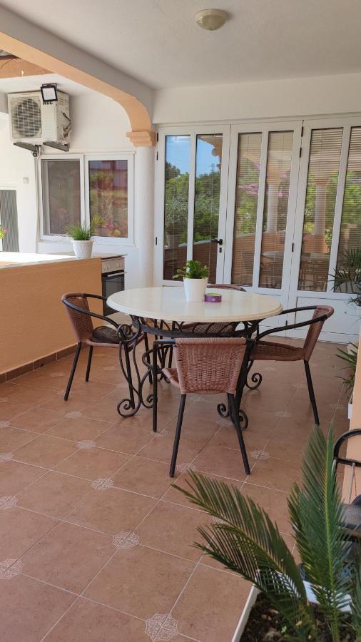 Appartement Guest's house "Lindi&Roni" à Ulcinj Extérieur photo