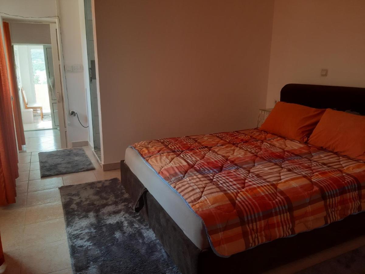 Appartement Guest's house "Lindi&Roni" à Ulcinj Extérieur photo